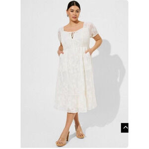 Elegant White Lace Dress